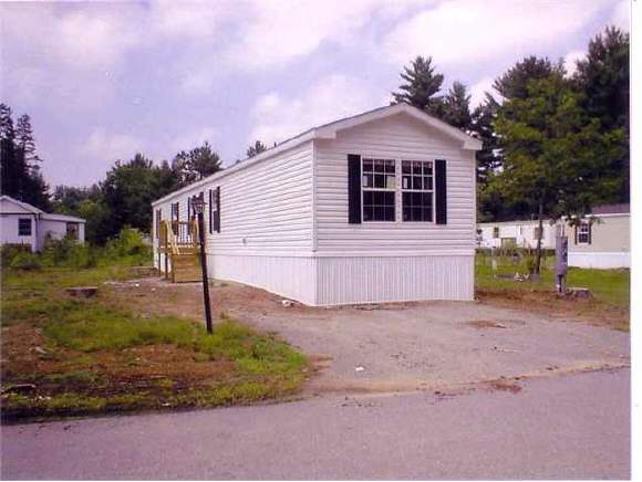 16 Mavis Avenue Rochester, NH 03839 - Photo 1 of 1