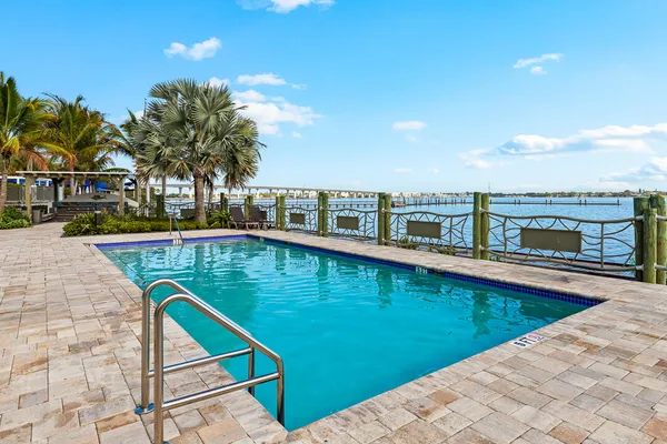 $1,295,000 | 41 Southwest Seminole Street, Unit 307, Stuart, FL 34994