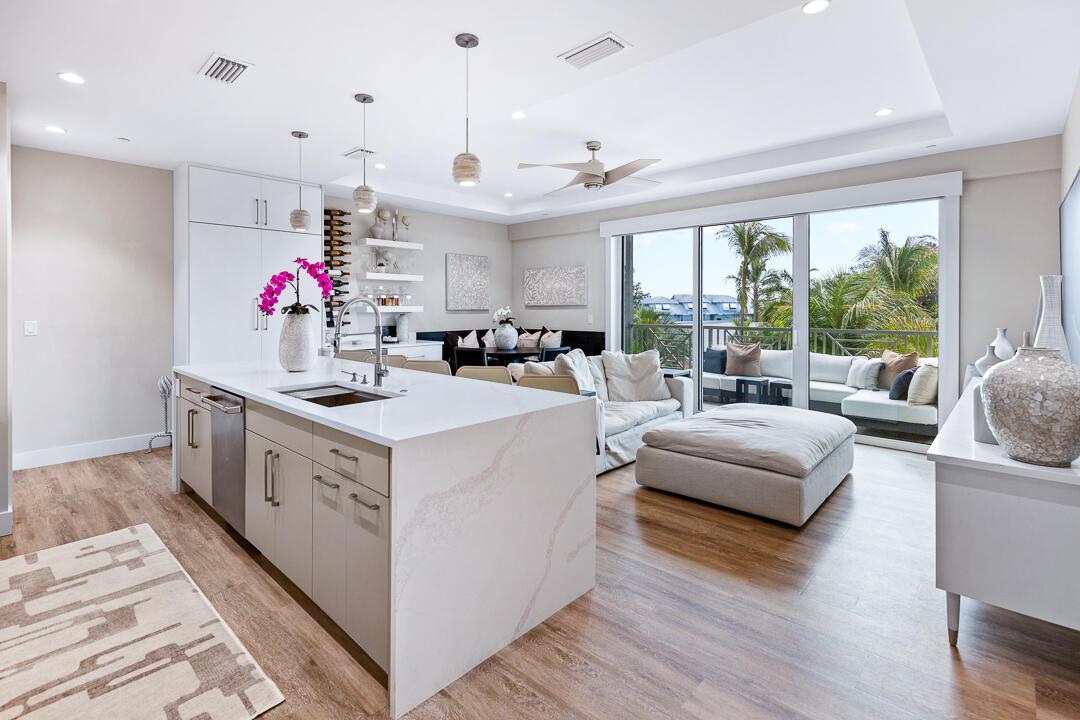 41 Southwest Seminole Street, Unit 307 Stuart, FL 34994 - Photo 23 of 72 41 SW Seminole Street #307-39