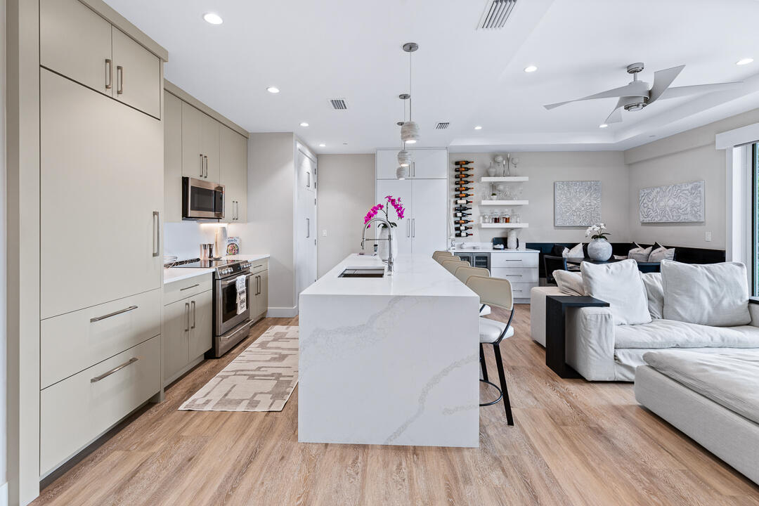 41 Southwest Seminole Street, Unit 307 Stuart, FL 34994 - Photo 24 of 72 41 SW Seminole Street #307-47