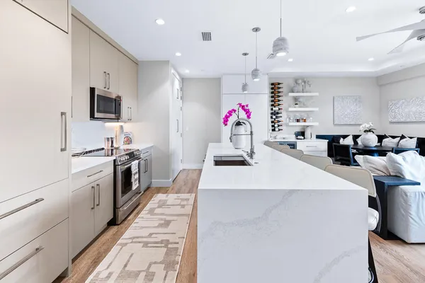 $1,295,000 | 41 Southwest Seminole Street, Unit 307, Stuart, FL 34994