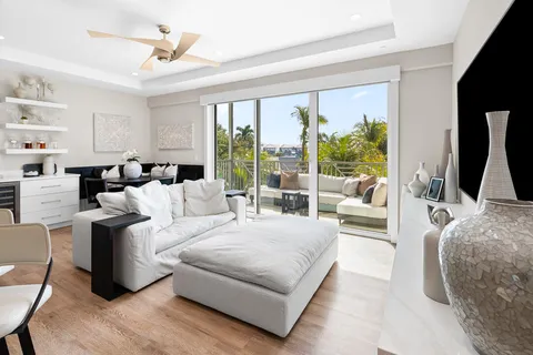 $1,295,000 | 41 Southwest Seminole Street, Unit 307, Stuart, FL 34994