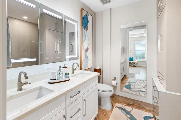 $1,295,000 | 41 Southwest Seminole Street, Unit 307, Stuart, FL 34994