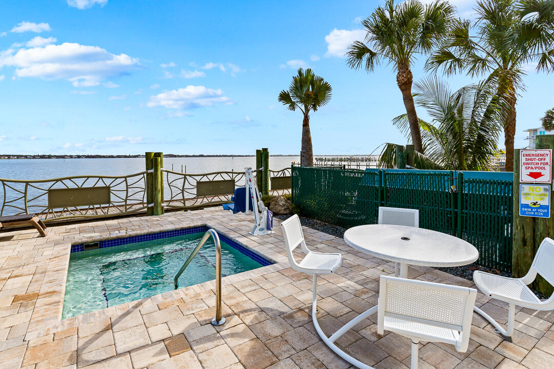 41 Southwest Seminole Street, Unit 307 Stuart, FL 34994 - Photo 47 of 72 41 SW Seminole Street #307-19