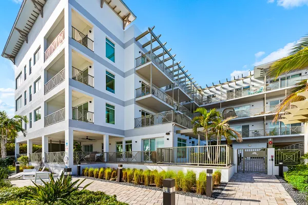 $1,295,000 | 41 Southwest Seminole Street, Unit 307, Stuart, FL 34994