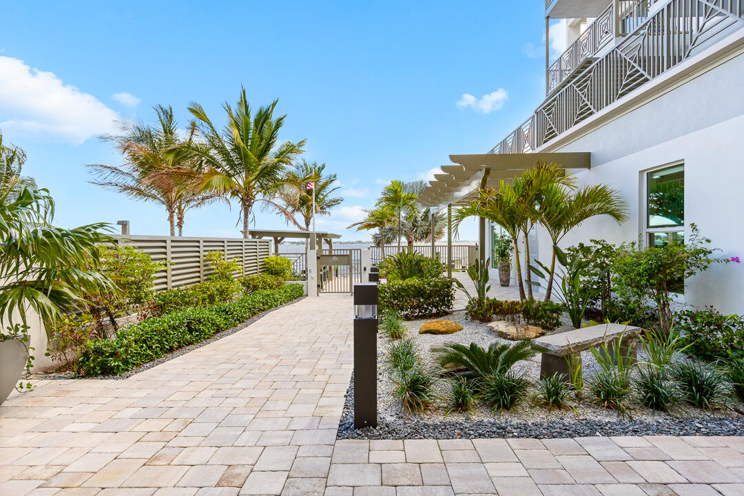 41 Southwest Seminole Street, Unit 307 Stuart, FL 34994 - Photo 56 of 72 41 SW Seminole Street #307-54