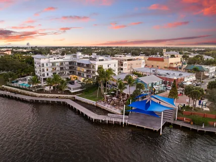 $1,295,000 | 41 Southwest Seminole Street, Unit 307, Stuart, FL 34994