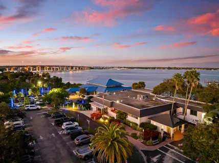 $1,295,000 | 41 Southwest Seminole Street, Unit 307, Stuart, FL 34994