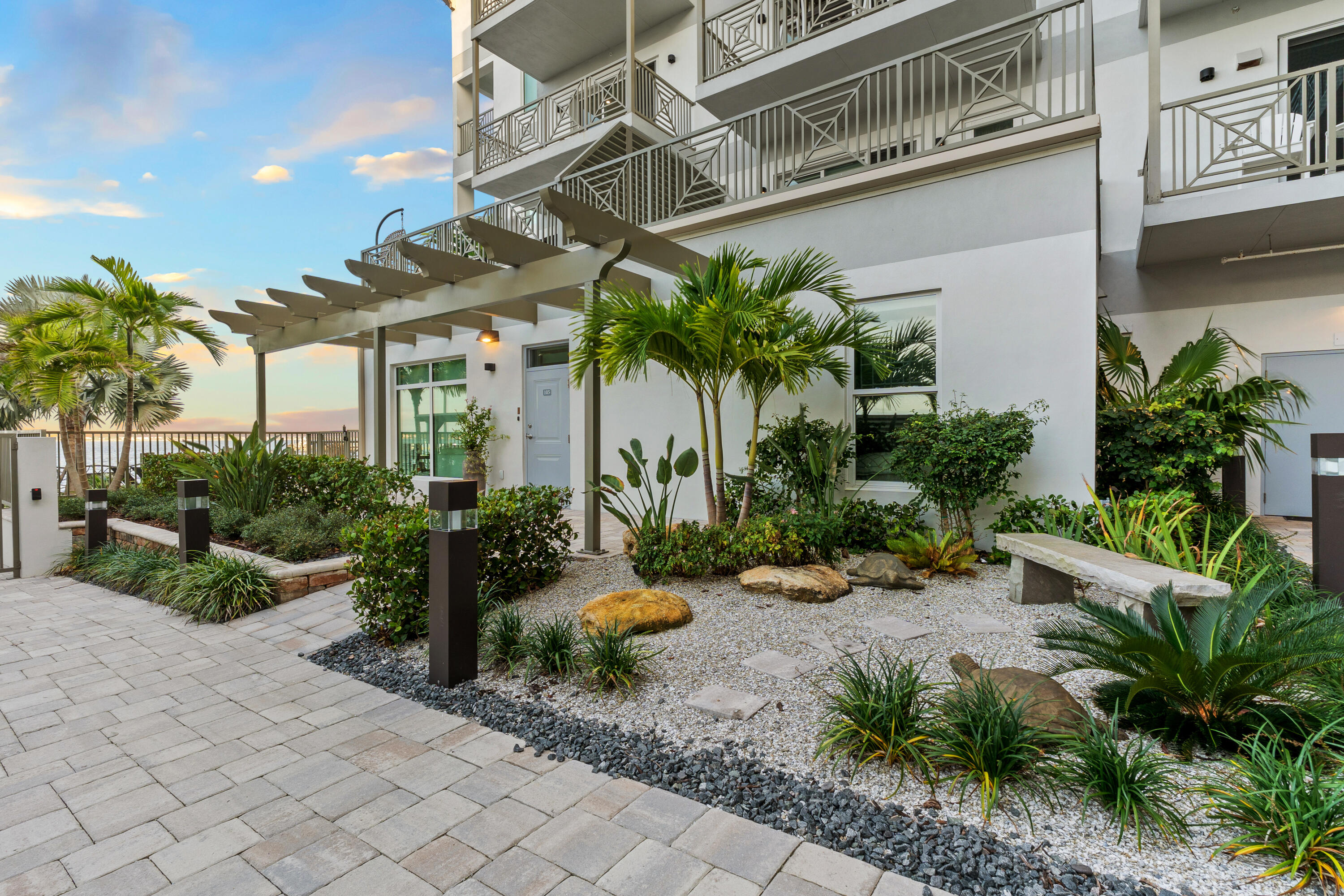 41 Southwest Seminole Street, Unit 307 Stuart, FL 34994 - Photo 10 of 72 DSC07323