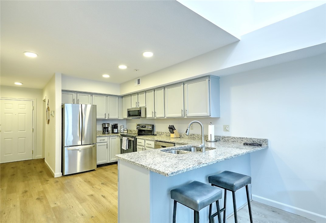 3524 West Shore Road, Unit 510 Warwick, RI 02886 - Photo 2 of 27