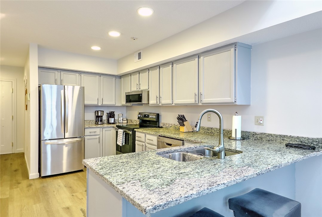 3524 West Shore Road, Unit 510 Warwick, RI 02886 - Photo 3 of 27