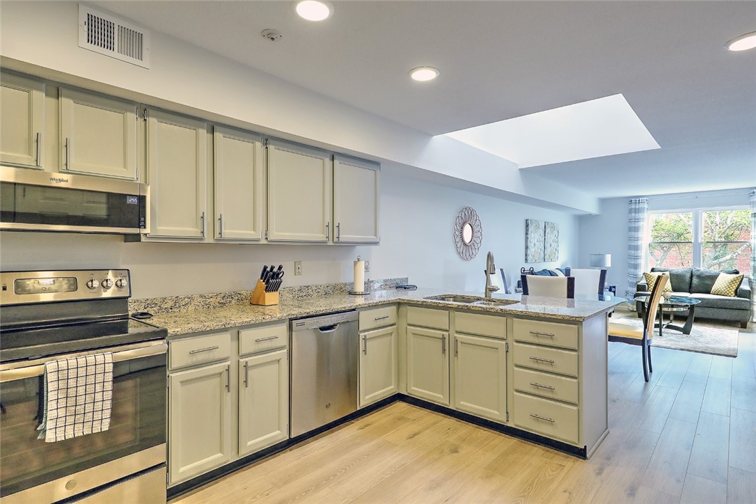 3524 West Shore Road, Unit 510 Warwick, RI 02886 - Photo 4 of 27