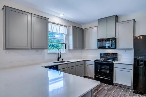 $1,825 | 7915 Bonsai Bay, San Antonio, TX 78253
