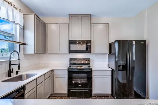 $1,825 | 7915 Bonsai Bay, San Antonio, TX 78253