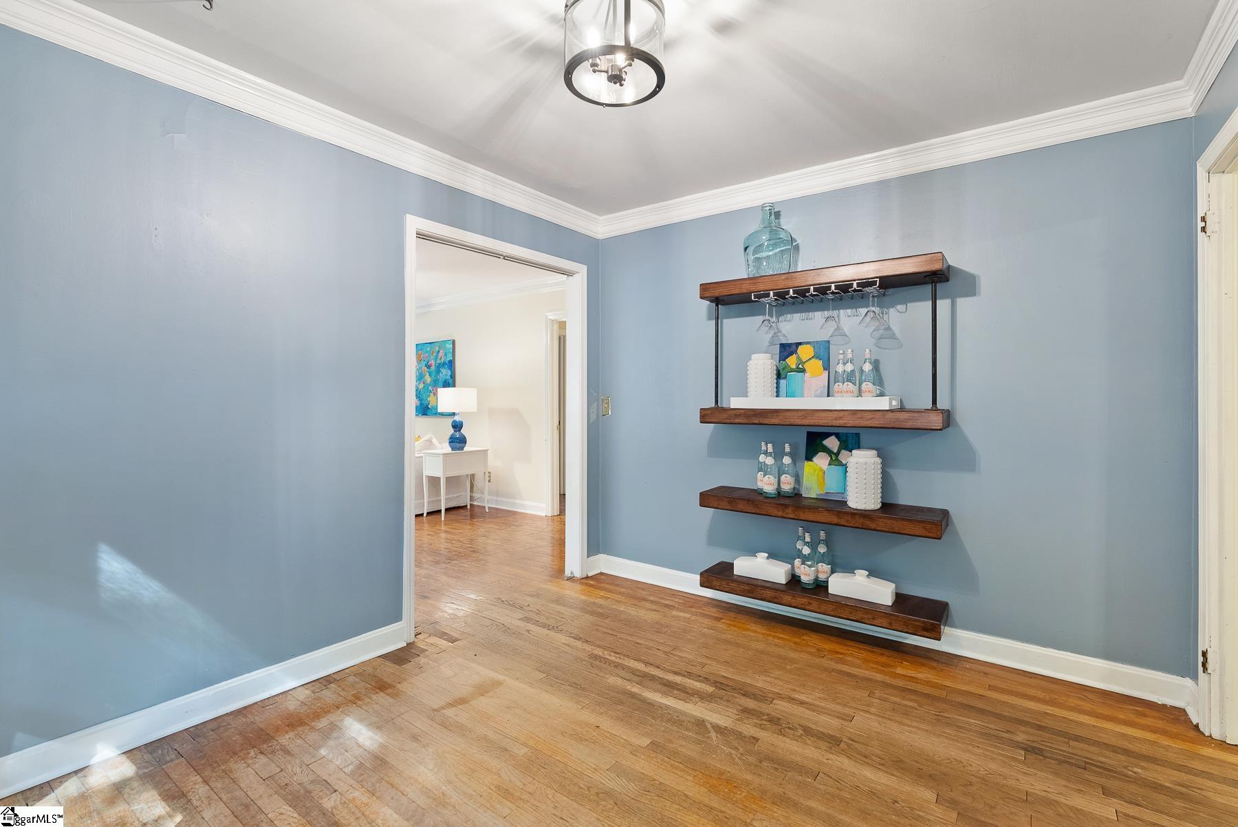 318 Robin Hood Road Greenville, SC 29607 - Photo 8 of 32