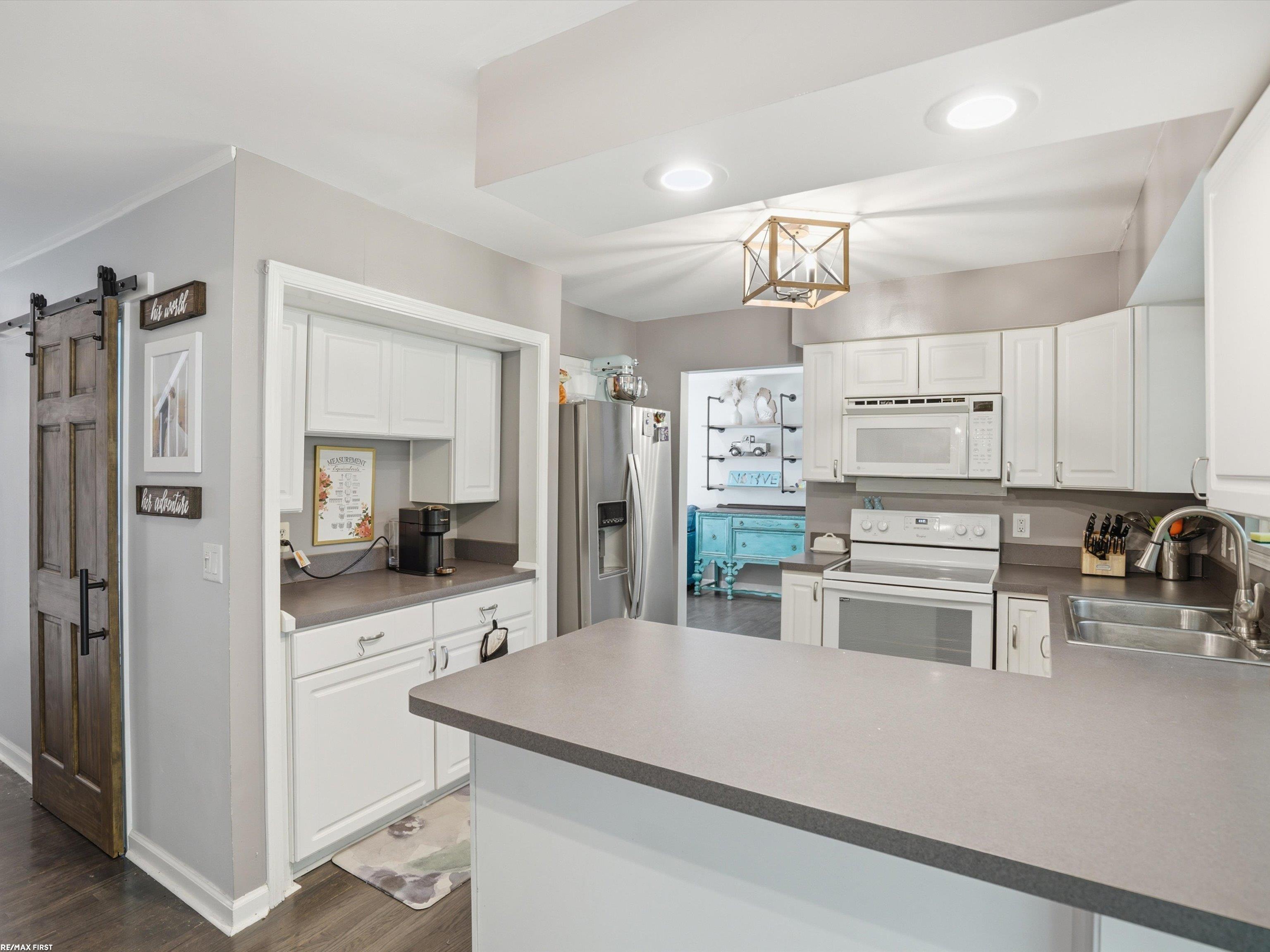 23011 Gill Road Farmington, MI 48335 - Photo 8 of 39 Gallery Image 8