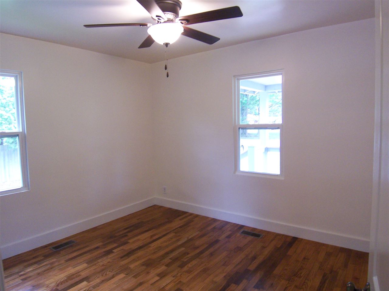 9127 North Seymour Road Flushing, MI 48433 - Photo 13 of 23 31381769-12.JPG