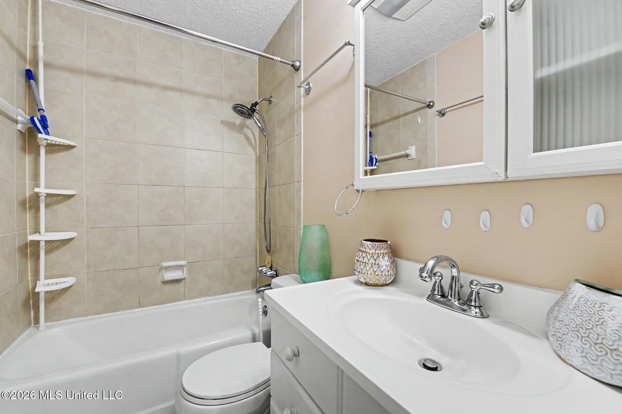 851 Rustwood Drive Biloxi, MS 39532 - Photo 19 of 23 019