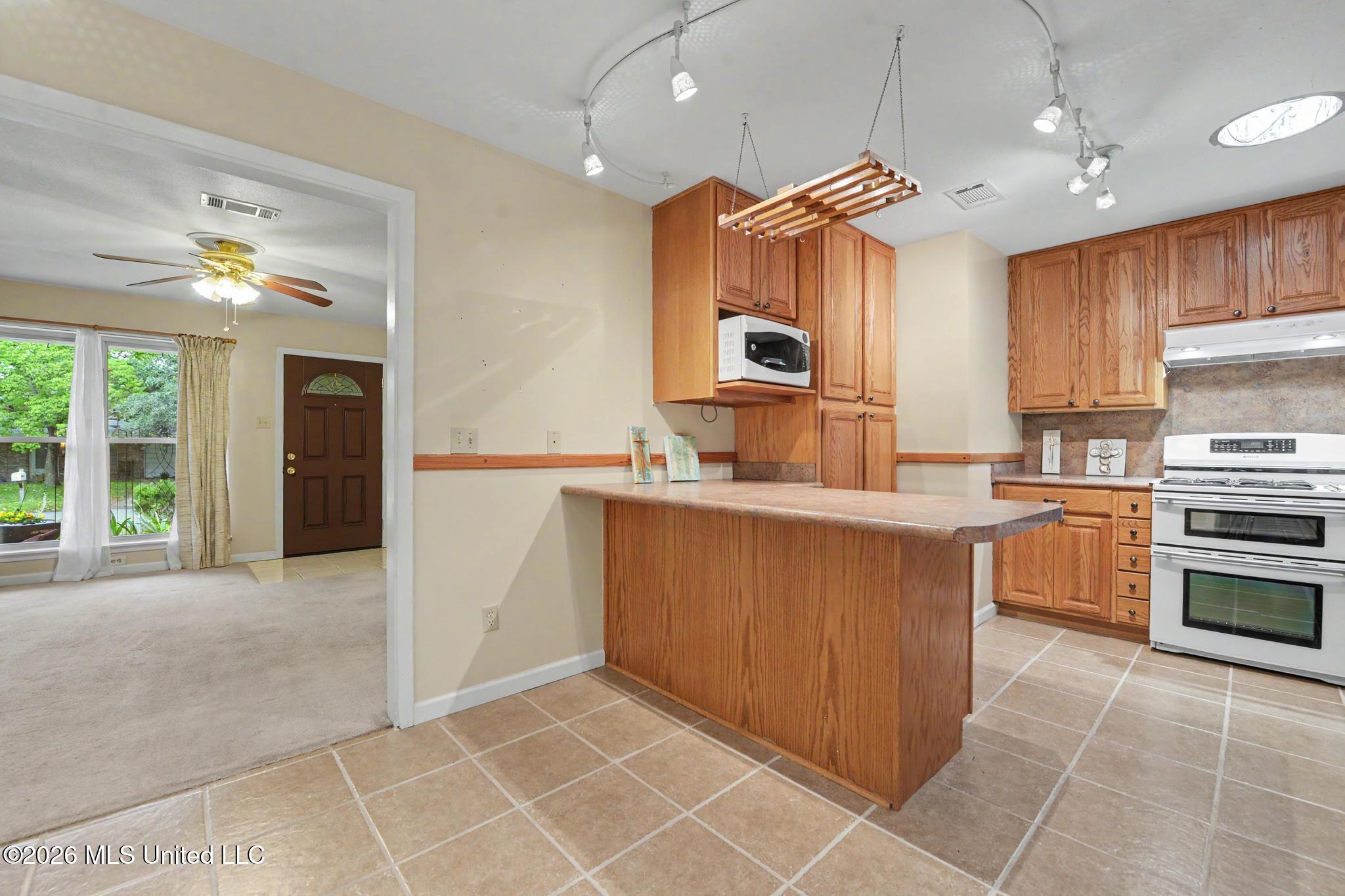 851 Rustwood Drive Biloxi, MS 39532 - Photo 7 of 23 007