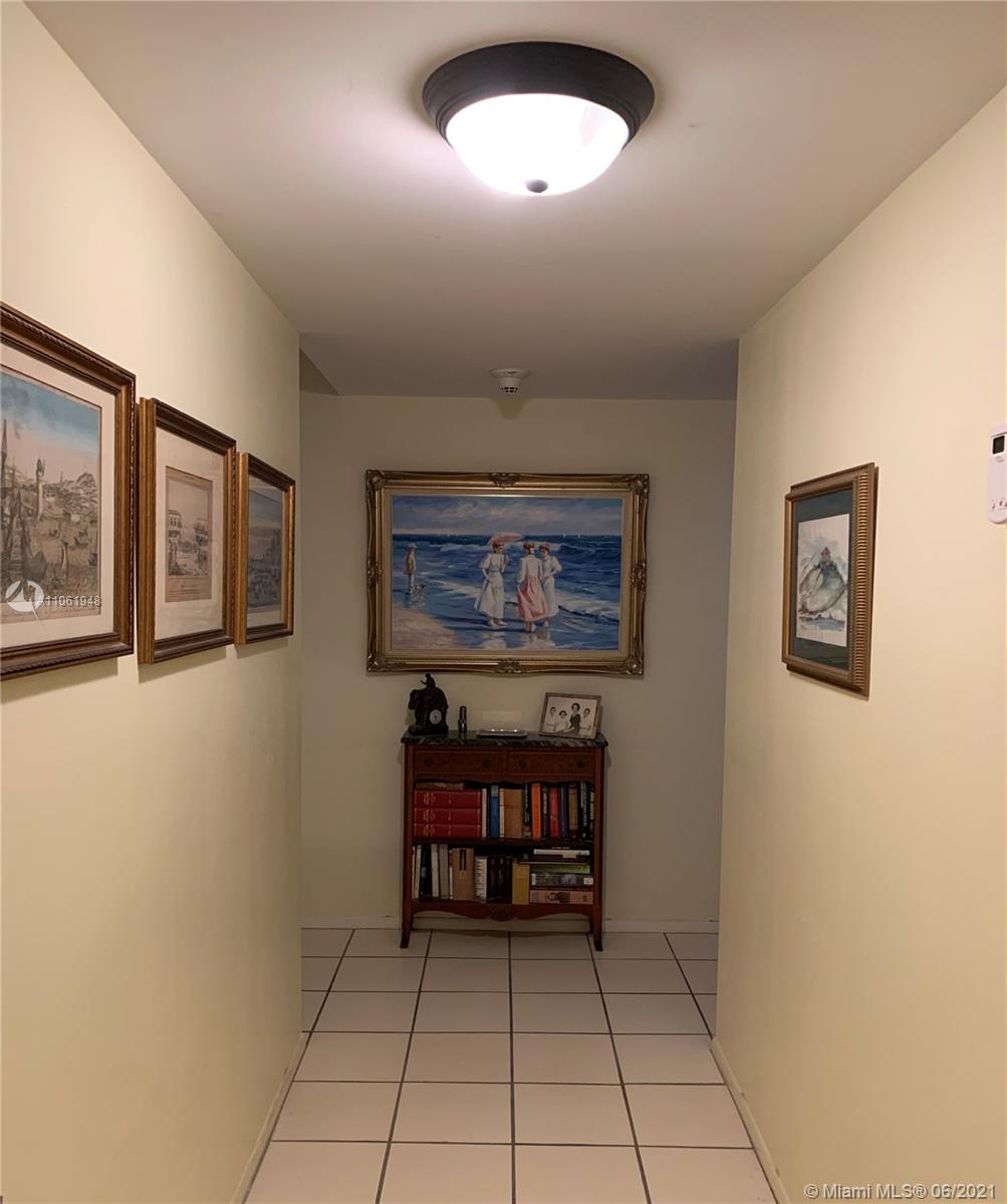 550 Ocean Drive, Unit 2D Key Biscayne, FL 33149 - Photo 2 of 14