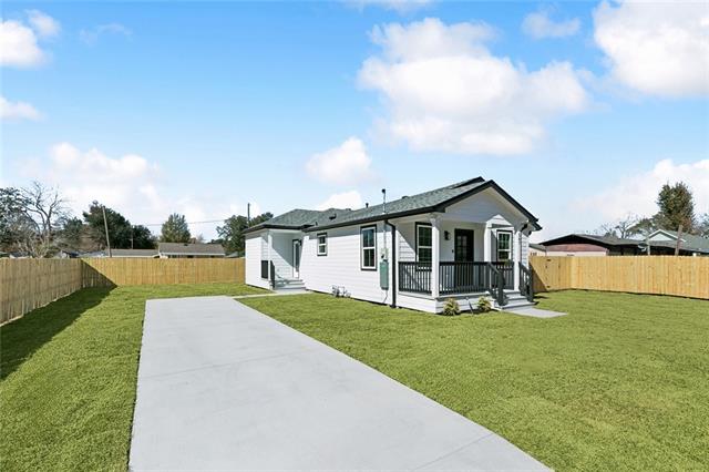 587 West Easy Street Destrehan, LA 70047 - Photo 2 of 12