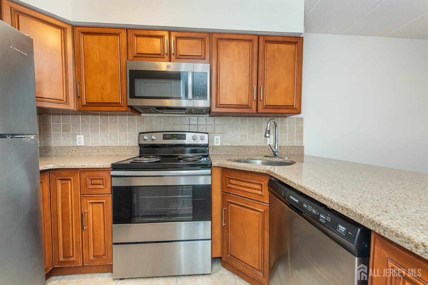 5 Linden Street, Unit 3J Hackensack, NJ 07601 - Photo 9 of 22