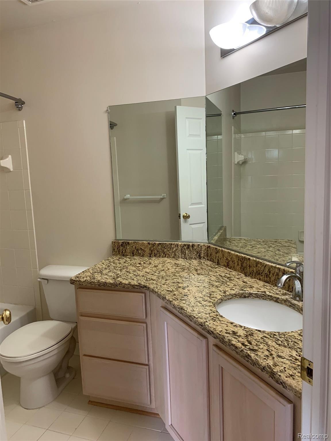 41666 Mitchell Road Novi, MI 48377 - Photo 18 of 28 003E774D-7760-4D4A-B584-799E46DF8E6D.jpeg