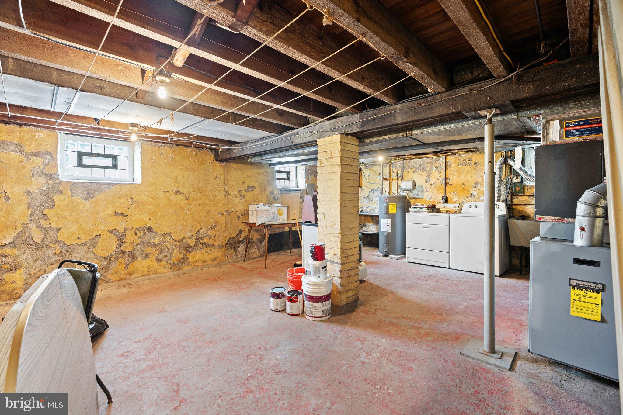 142 Rambling Way Springfield, PA 19064 - Photo 24 of 33 a view of livingroom