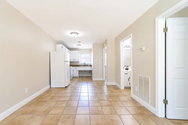 $775 | 211 Oak Street, Unit 3, Clarksville, TN 37042