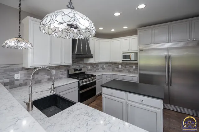 $579,900 | 6036 Southeast Adams Street, Topeka, KS 66609