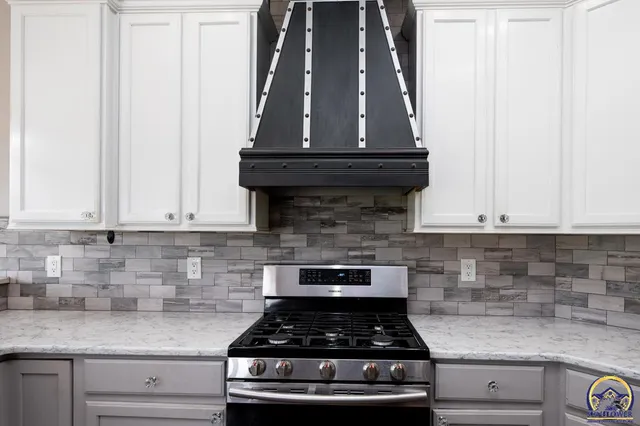 $579,900 | 6036 Southeast Adams Street, Topeka, KS 66609