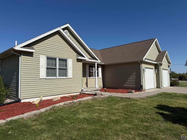 $574,900 | 6036 Southeast Adams Street, Topeka, KS 66609