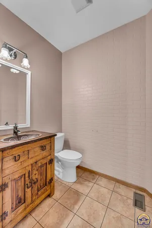 $574,900 | 6036 Southeast Adams Street, Topeka, KS 66609