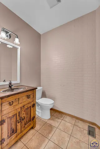 $579,900 | 6036 Southeast Adams Street, Topeka, KS 66609