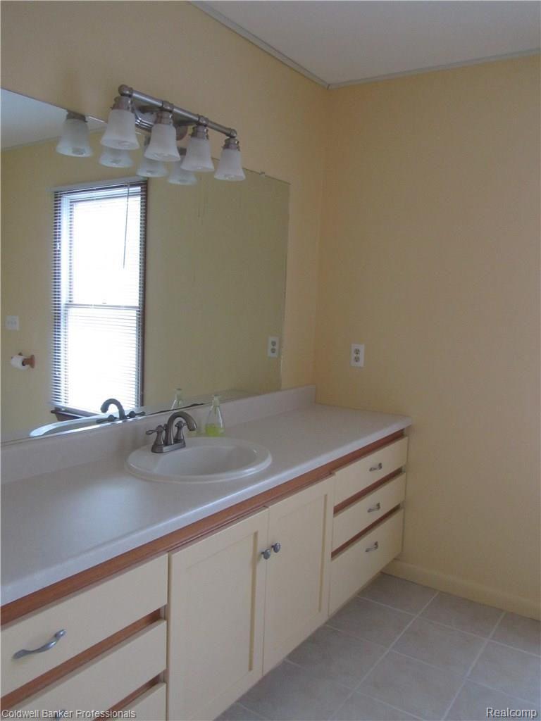 9060 Macon Road Saline, MI 48176 - Photo 6 of 18 013.JPG