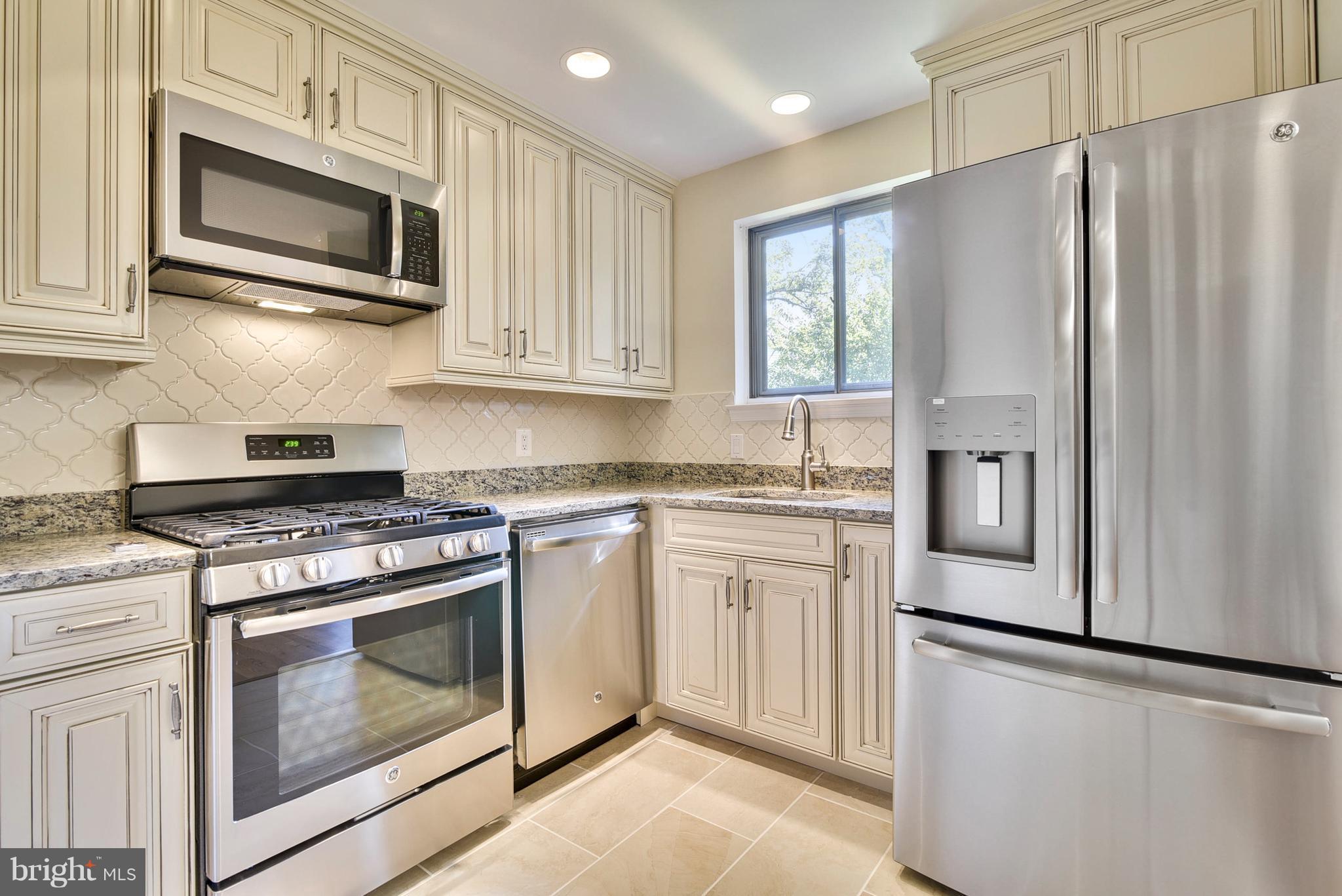 8119 Edmonton Court Springfield, VA 22152 - Photo 3 of 30 Kitchen