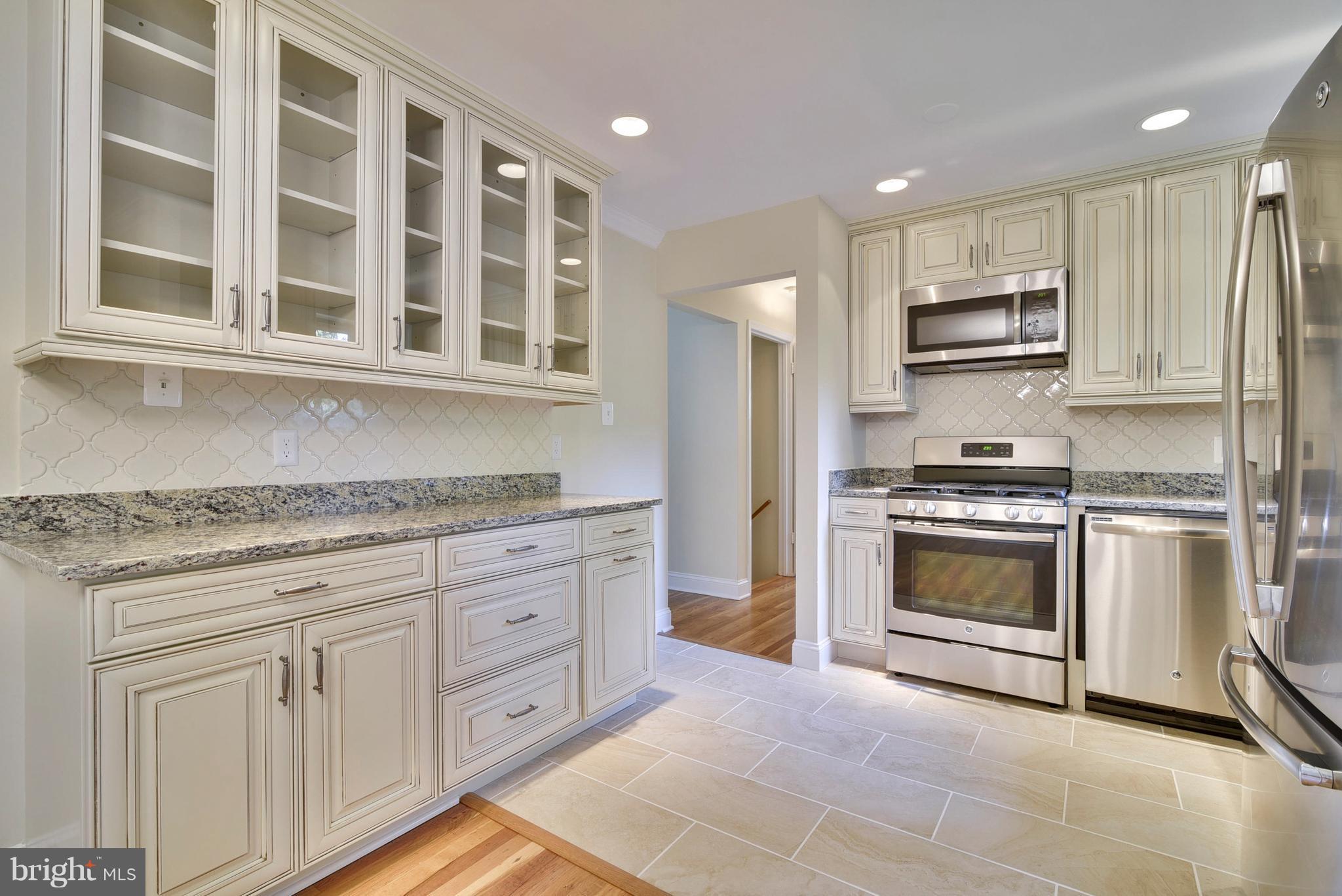 8119 Edmonton Court Springfield, VA 22152 - Photo 5 of 30 Kitchen