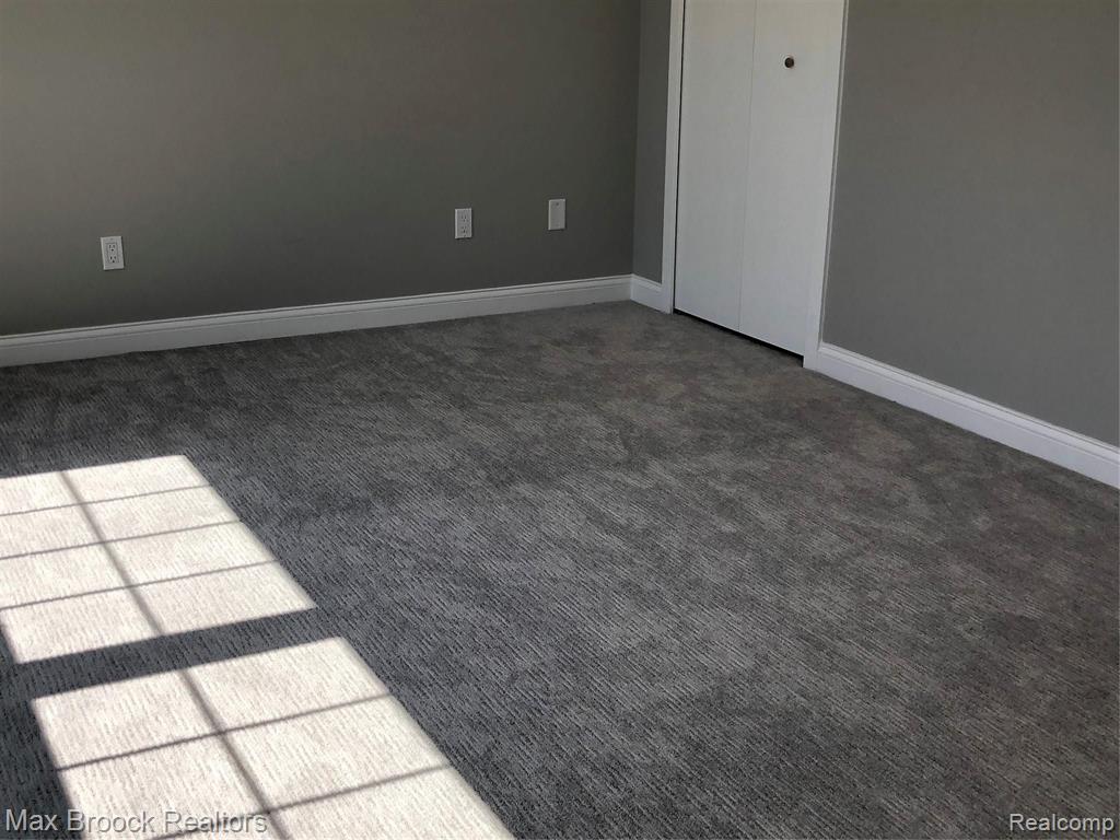 6455 Noble Road West Bloomfield, MI 48322 - Photo 30 of 44