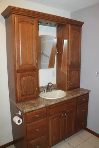 $299,900 | 2027 Charles Street, La Crosse, WI 54603