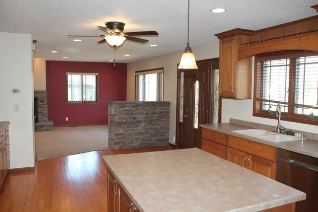 $299,900 | 2027 Charles Street, La Crosse, WI 54603