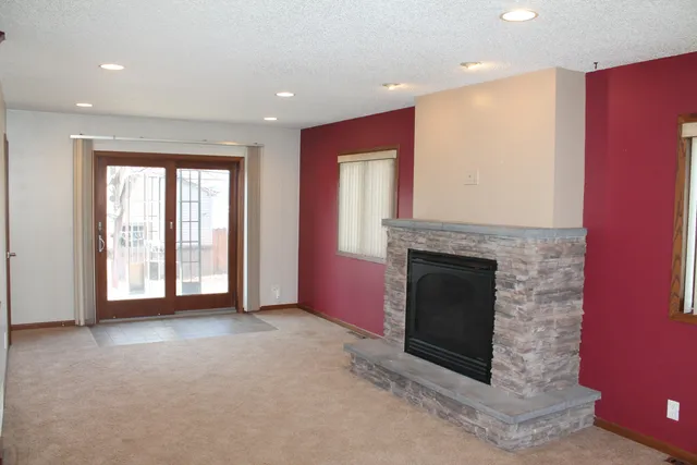 $299,900 | 2027 Charles Street, La Crosse, WI 54603