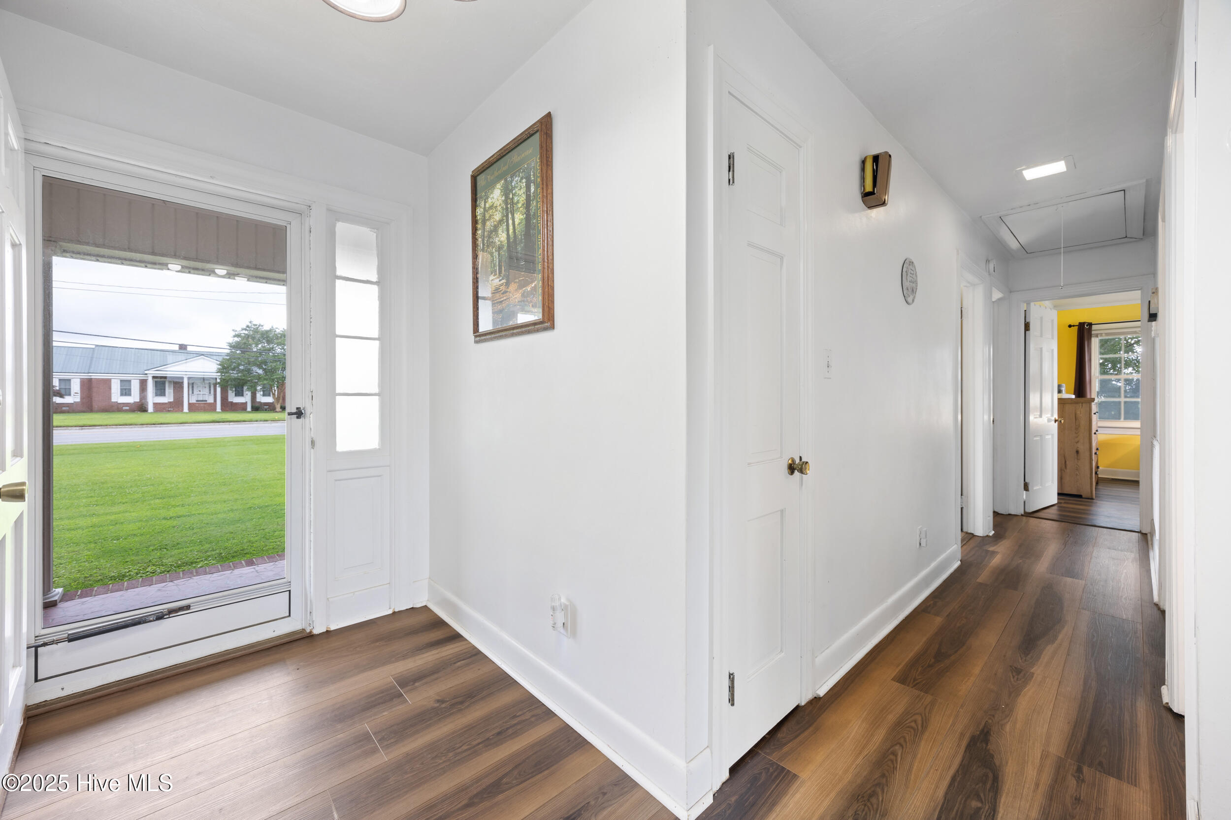 304 North Main Street Colerain, NC 27924 - Photo 10 of 52 Foyer/Hallway