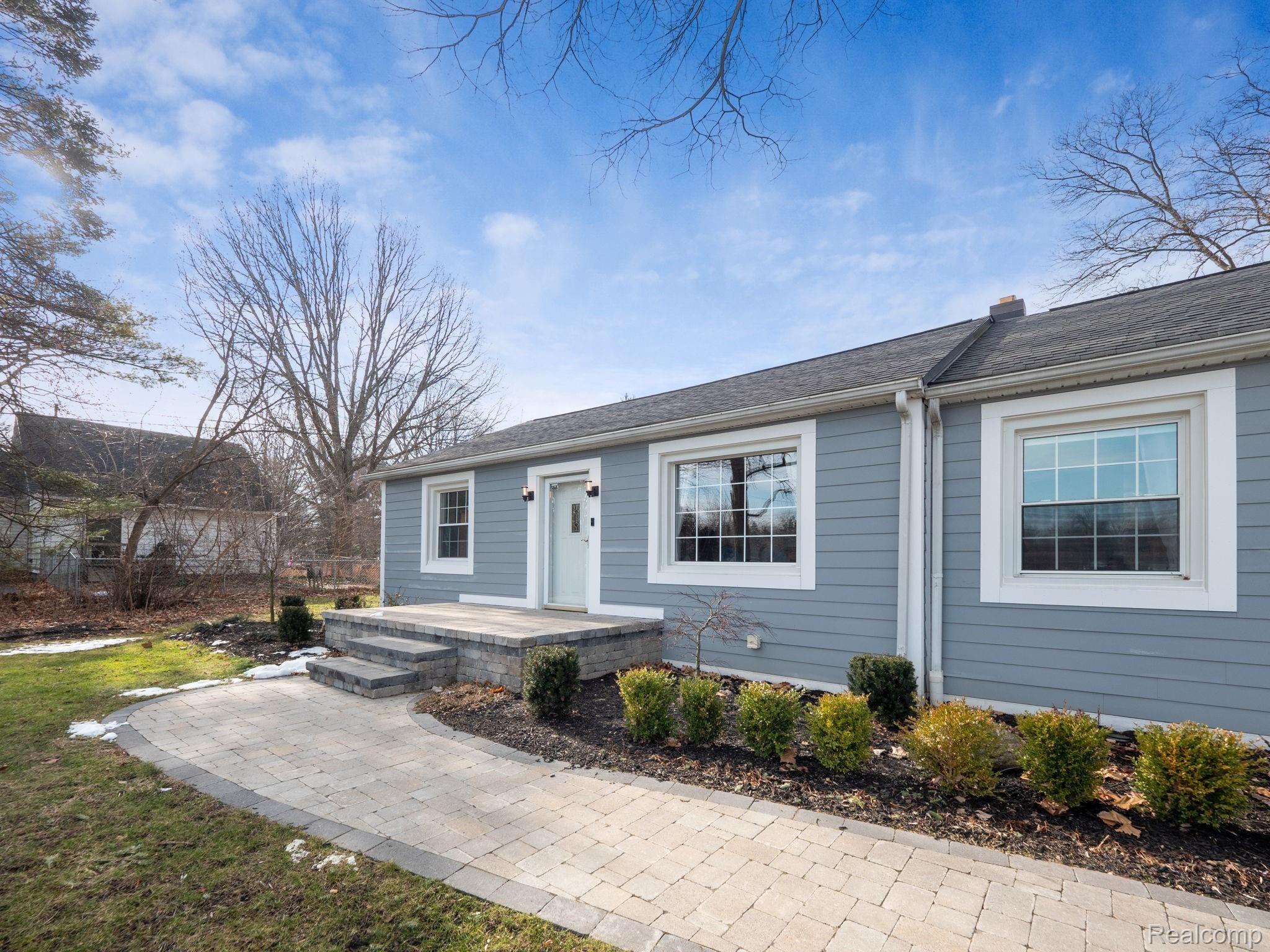 2630 Hannan Road Canton, MI 48188 - Photo 3 of 38 8-web-or-mls-P2022078.jpg