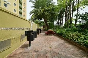 $2,300 | Miami Urban Acres, Miami, FL 33145