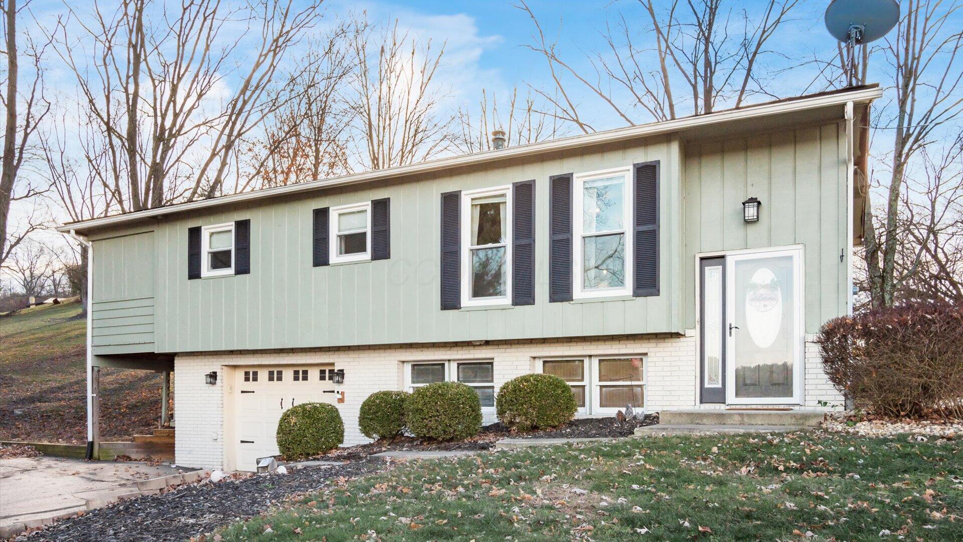 13686 Wills Road Southeast Newark, OH 43056 - Photo 1 of 40 04-z 13686 Wills Rd097