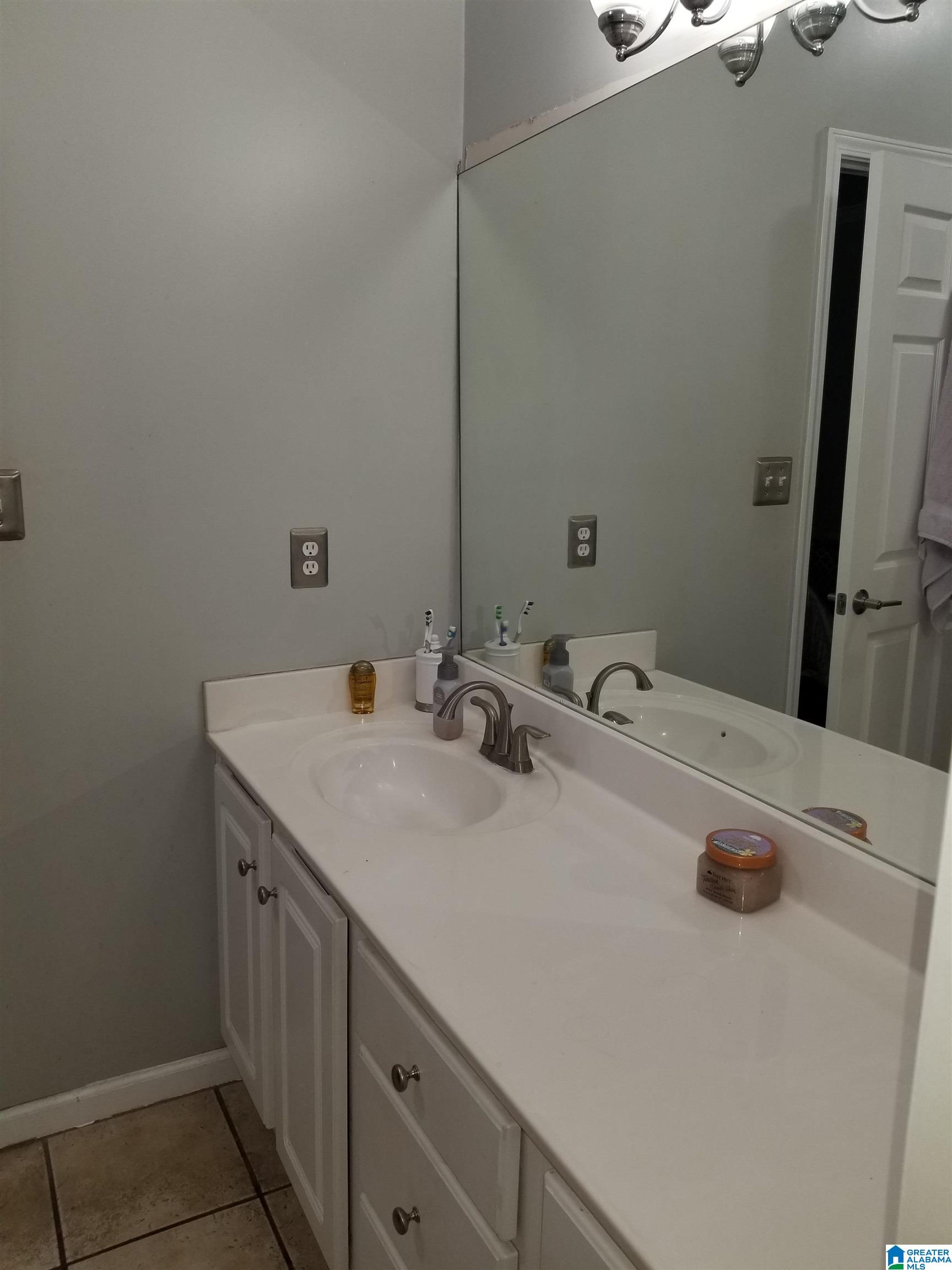 1913 Kent Circle Leeds, AL 35094 - Photo 17 of 33