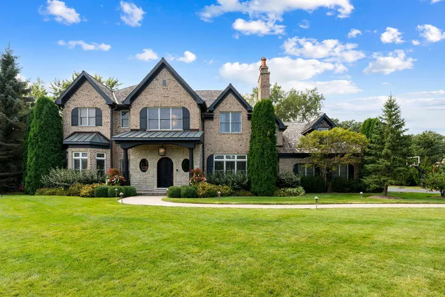 $2,470,000 | 950 Gage Lane, Lake Forest, IL 60045