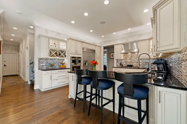 $2,500,000 | 950 Gage Lane, Lake Forest, IL 60045