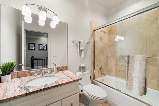 $2,500,000 | 950 Gage Lane, Lake Forest, IL 60045