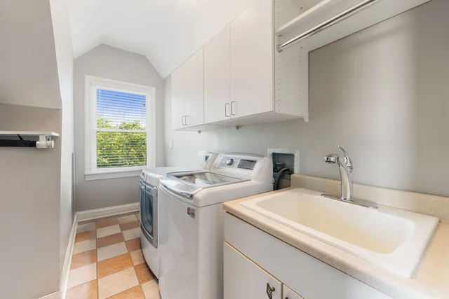 $2,500,000 | 950 Gage Lane, Lake Forest, IL 60045